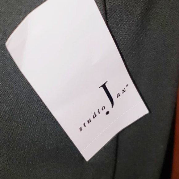 NWT "MADE IN CANADA"  green pocket skirt size 8 medium - Picture 11 of 14